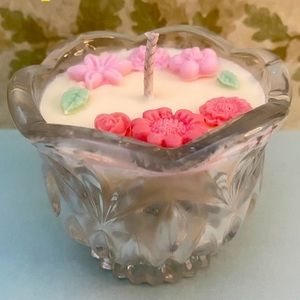 Handmade 100% Soy Wax Candle Peaches & Cream Scented in Small Crystal